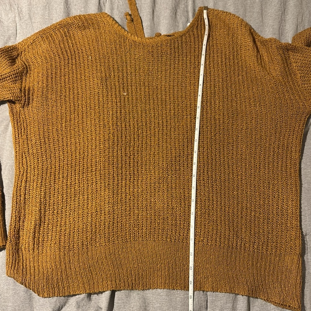 Yellow Sweater - Picture 7 of 7